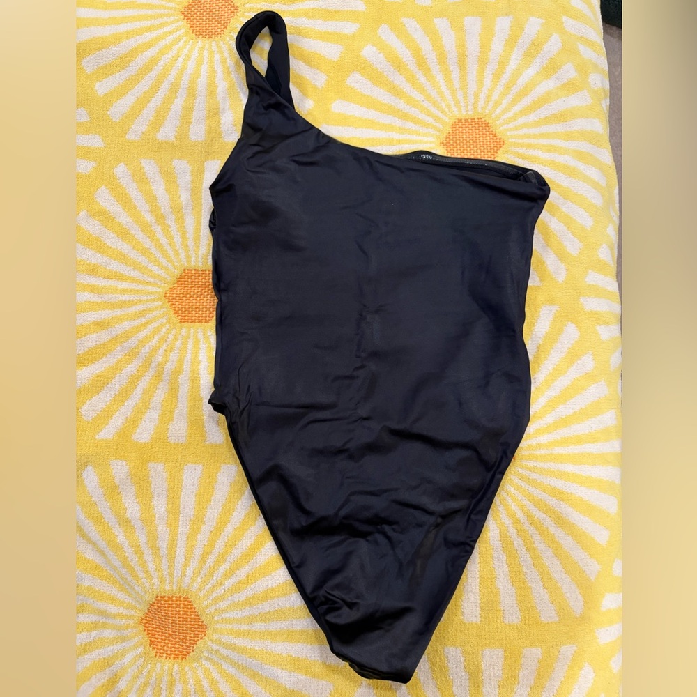 Black One-Shoulder Women's Swim One Piece